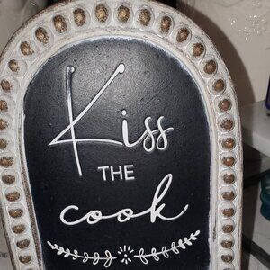 KISS THE COOK SMALL STAND